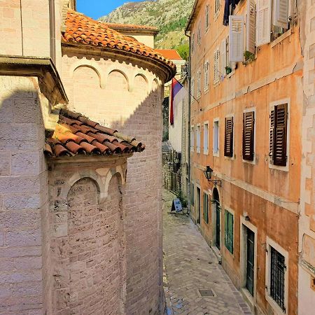 St.Tripun Apartment Kotor Exteriör bild