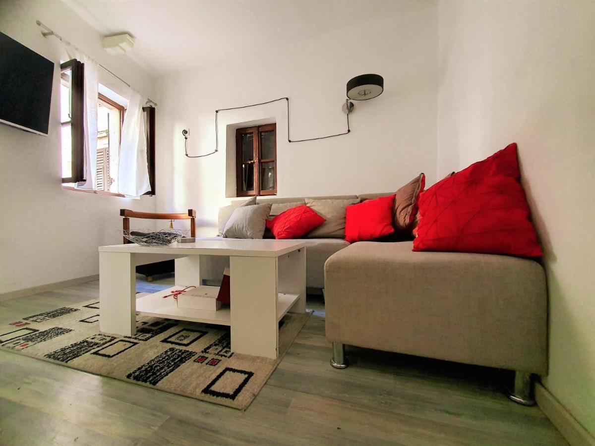 St.Tripun Apartment Kotor Exteriör bild