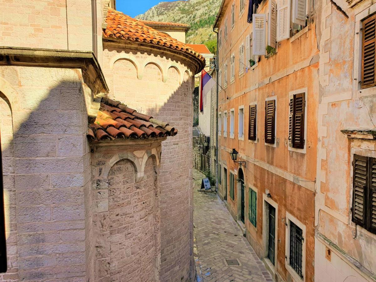 St.Tripun Apartment Kotor Exteriör bild