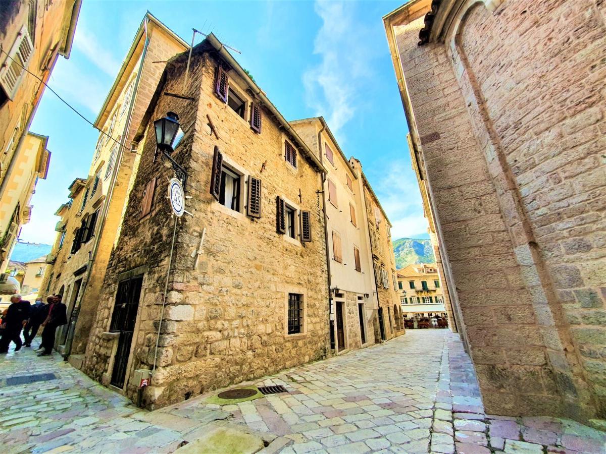 St.Tripun Apartment Kotor Exteriör bild