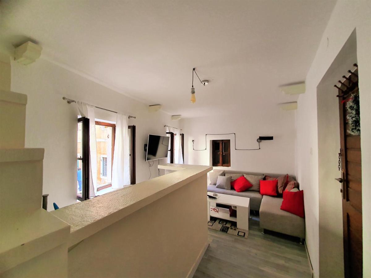 St.Tripun Apartment Kotor Exteriör bild
