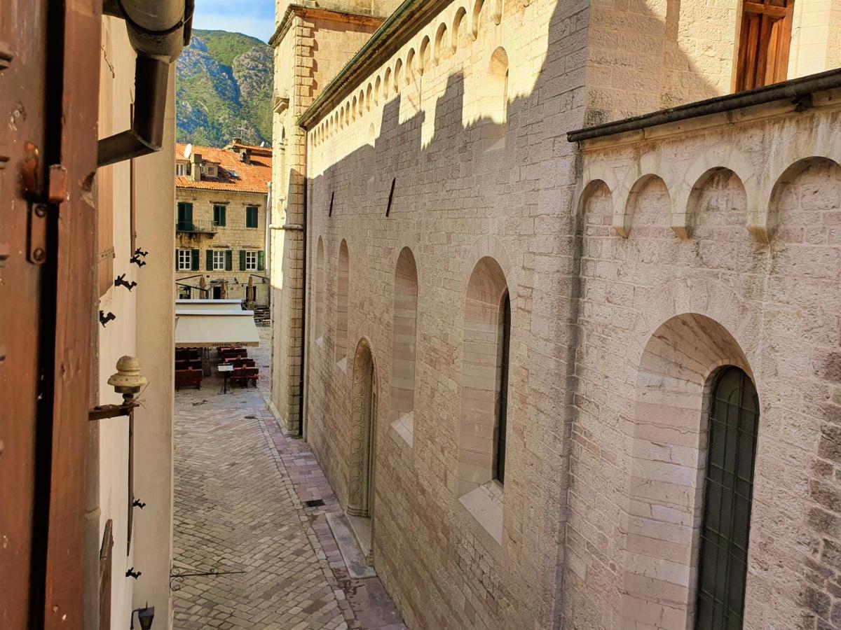 St.Tripun Apartment Kotor Exteriör bild