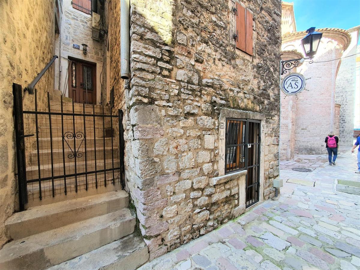 St.Tripun Apartment Kotor Exteriör bild