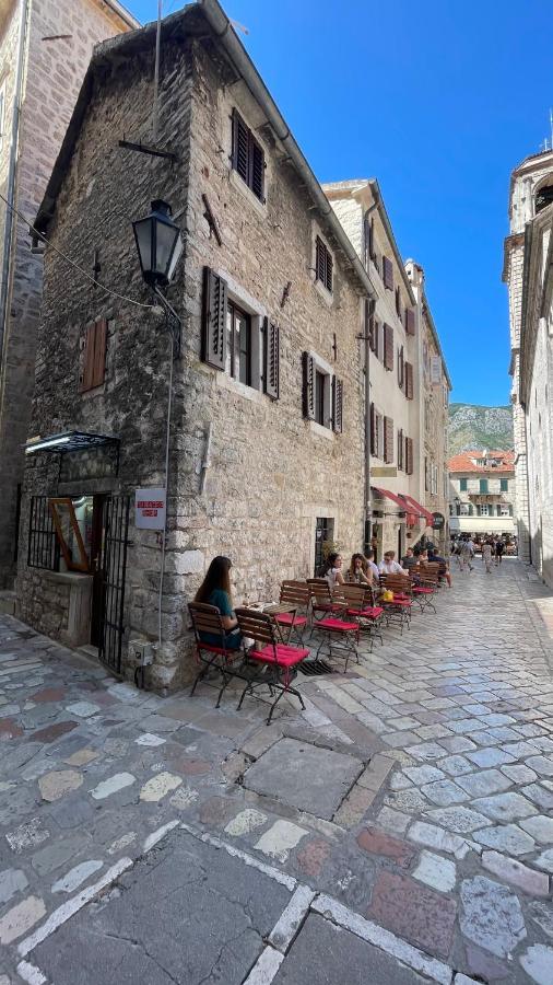 St.Tripun Apartment Kotor Exteriör bild